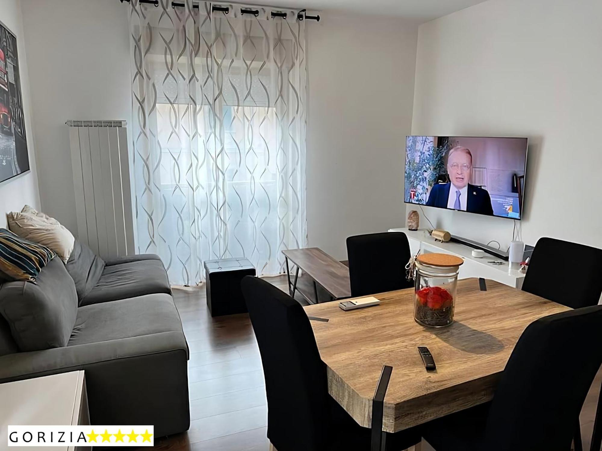 Gorizia Central Luxe Apartment 6 Posti Letto Luaran gambar
